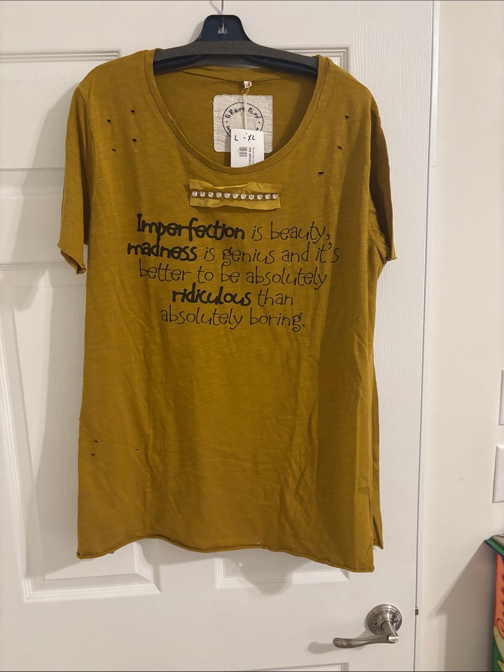 Graphic Short Sleeve Tee in Mustard